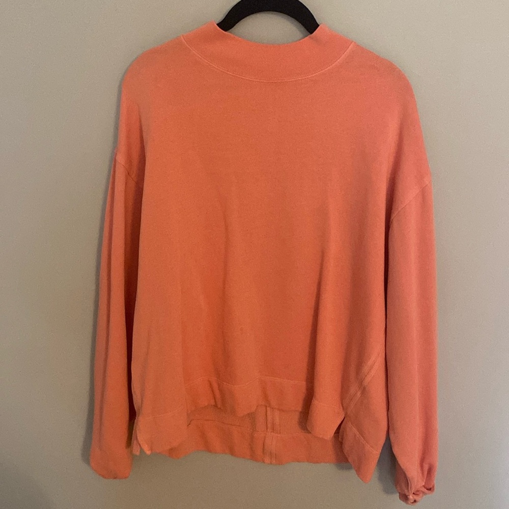 Old navy crew neck size M